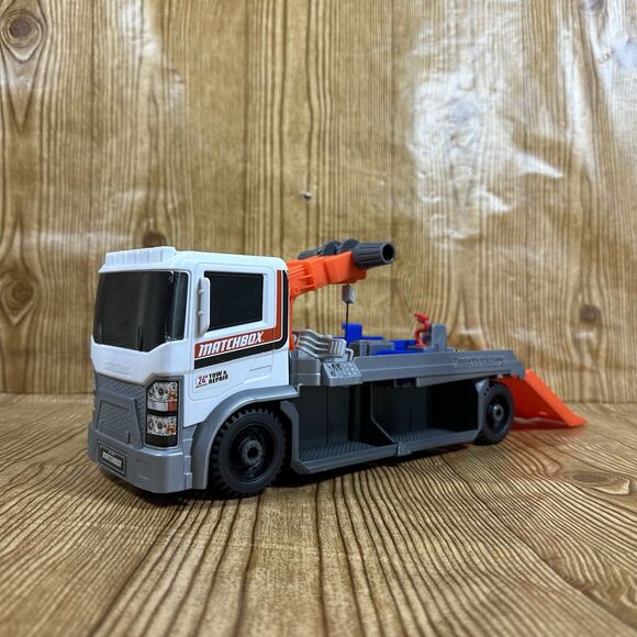 Other - Matchbox Action‎ Drivers Matchbox Tow & Repair Truck Tow Crank Works 12”